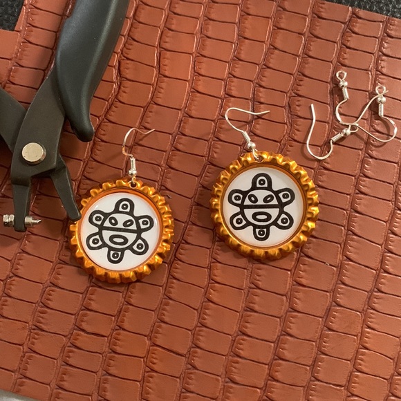 Charity item: Puerto Rico Taino Sun handcrafted bottle Cap Earrings. - Picture 7 of 12